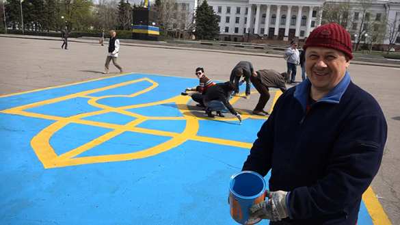 Хроники «незалежной»: в Краматорске ликвидируют герб Украины (ФОТО) | Русская весна