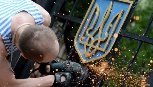 Глава ЛНР распорядился закрасить всю жёлто-блакитную украинскую символику на территории Республики | Русская весна