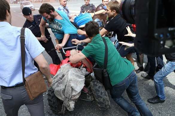 Полиция и православные активисты не позволили провести гей-парад в Москве (ФОТО, ВИДЕО) | Русская весна