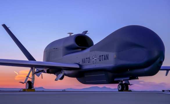 Рыбак выловил кусок сбитого Ираном американского стратегического беспилотника (ФОТО) | Русская весна