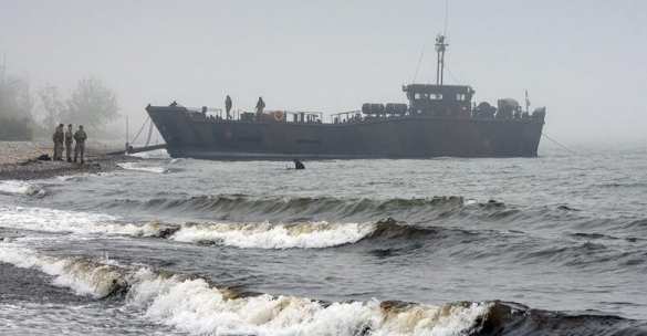 «Напугать Россию»: Поляки пробили днище военного корабля во время высадки десанта НАТО (ВИДЕО) | Русская весна