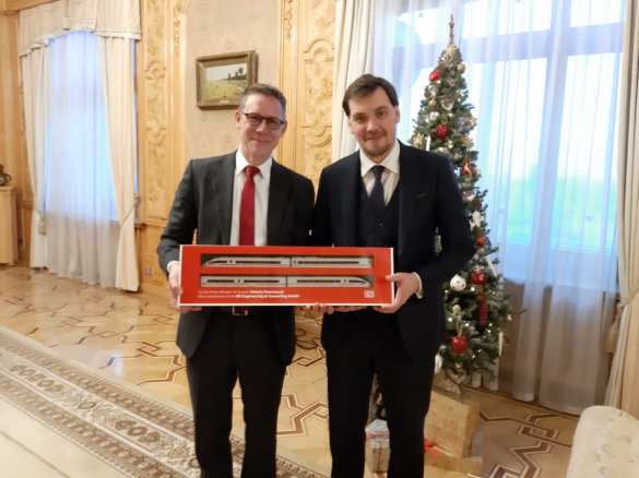 «Девок туркам, МоторСич китайцам, поезда немцам»: «Укрзализныцю» отдают в иностранное управление (ВИДЕО) | Русская весна