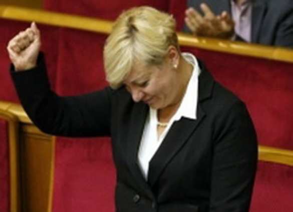 Порошенко верит, что Гонтарева обеспечит ему 20 долларов за гривну. Однако его депутаты не столь наивны и готовы поднять бунт | Русская весна