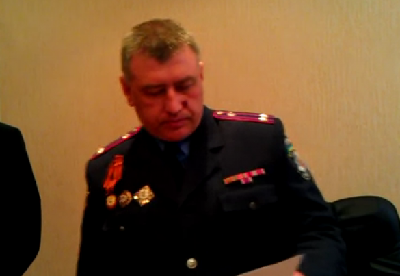 Начальник горловского отдела милиции Александр Шульженко дал присягу Донецкой народной республике (видео) | Русская весна