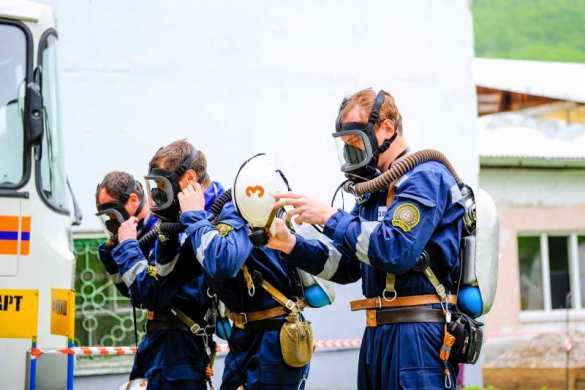 Один из заблокированных в затопленной шахте рудника «Мир» горняков вышел на связь (ОБНОВЛЕНО) | Русская весна