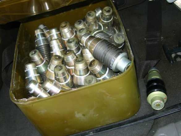 Житель Енакиево пострадал при попытке разобрать гранату, трое детей погибли, — Басурин | Русская весна