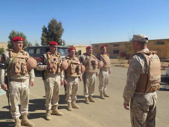 Несущие жизнь: «Руси, руси!» — сирийские дети встречают российский военный конвой (ФОТО) | Русская весна