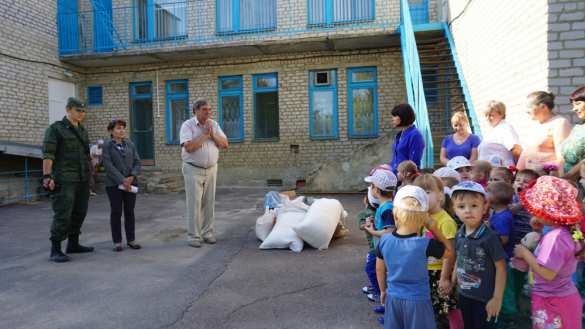Армия ДНР и «Боевое братство» оказали гуманитарную помощь детским садам и семьям погибших бойцов (ФОТО, ВИДЕО) | Русская весна