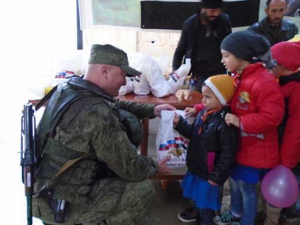 Syria&#039;s little paradise freed from the gangs: tears, kids and hugs with the Russian military (PHOTO) | Русская весна