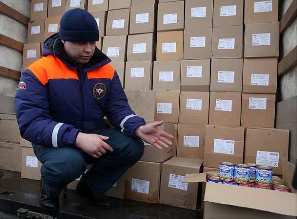 В Луганске и Донецке началась разгрузка гуманитарной помощи из России (ВИДЕО) | Русская весна