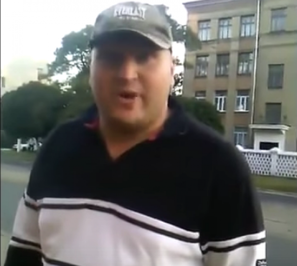 «Сепаратист, вали с Украины!» — нацисты напали на психически больного человека в Харькове (ВИДЕО 18+) | Русская весна