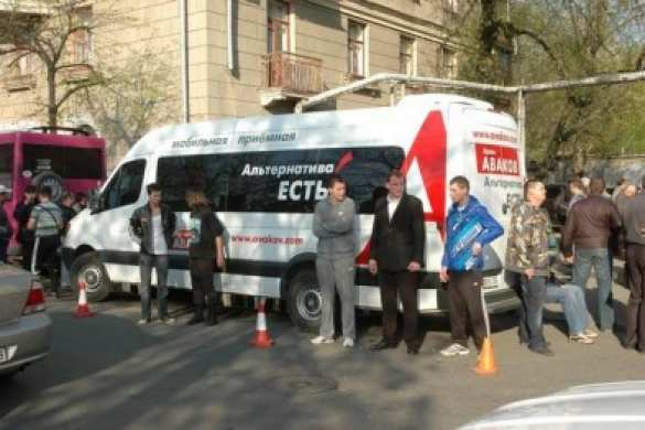 Партизанские хроники Харькова: ночью были подожжены два офиса ПриватБанка и сожжен агитавтомобиль Авакова | Русская весна