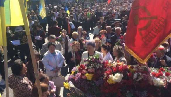 В Харькове неонацисты устроили драку возле Вечного огня: есть пострадавшие (ВИДЕО) | Русская весна