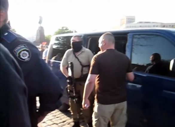 Харьков: женщины отбили попытку похищения активиста Сопротивления (видео) | Русская весна