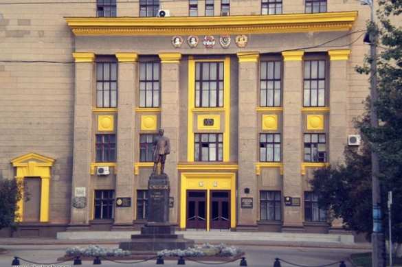 Харьковчане назвали снос памятника Орджоникидзе «плевком в историю Украины» | Русская весна