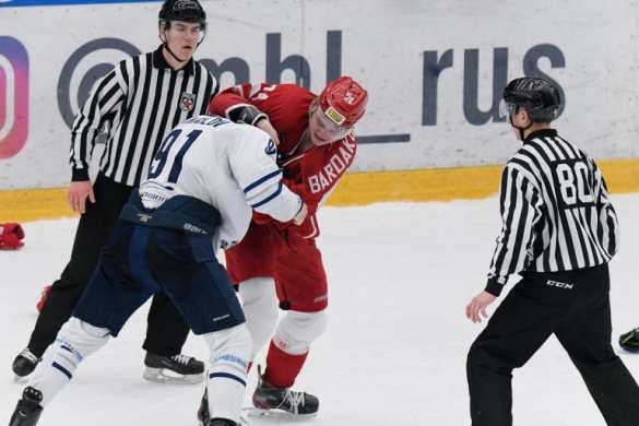 Российский хоккеист побил американца и покинул лёд под овации (ВИДЕО) | Русская весна