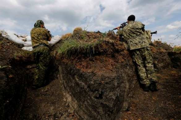 Сводка Информбюро армии Юго-Востока за ночь 15 сентября: боестолкновения и обстрелы, под огонь карателей попала машина ОБСЕ | Русская весна