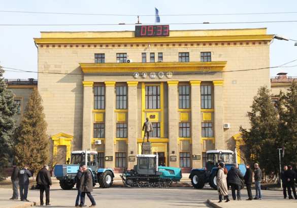 Путь в Европу: Харьковский тракторный завод режут на металлолом | Русская весна