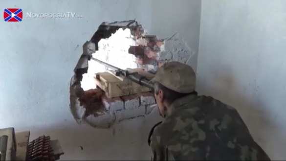 Аэропорт, бои: «сомалийцы» отбивают танковые атаки (видео) | Русская весна