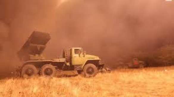 Ответный артобстрел украинских позиций ополченцами ЛНР (видео) | Русская весна