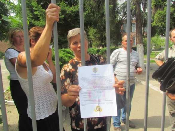 На Западной Украине продолжаются антивоенные протесты: на Ровенщине опять митинговали, в Ивано-Франковской области блокировали воинскую часть (видео) | Русская весна