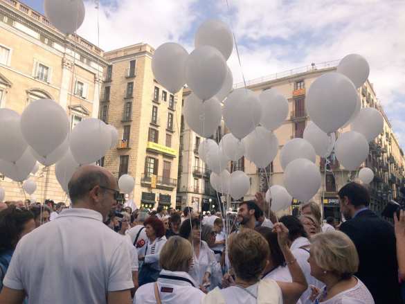 По всей Испании прошли митинги в поддержку мирных переговоров с Каталонией (ФОТО) | Русская весна
