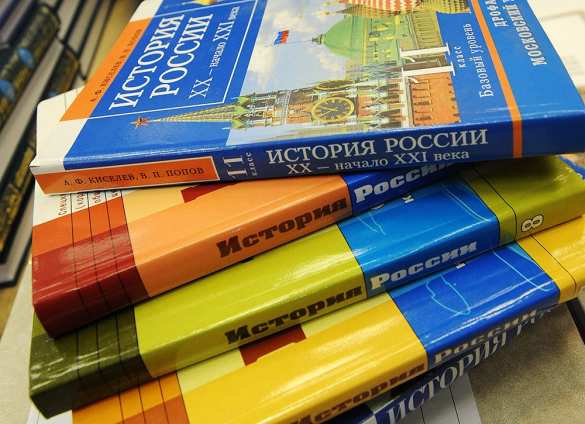 Бойцы Новороссии пытают пленных «правосеков» историей России | Русская весна