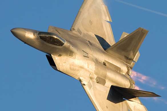 Истребители ВВС США F-22 переброшены на базу в Европе | Русская весна