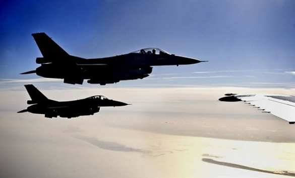 США перебросили истребители в Турцию | Русская весна