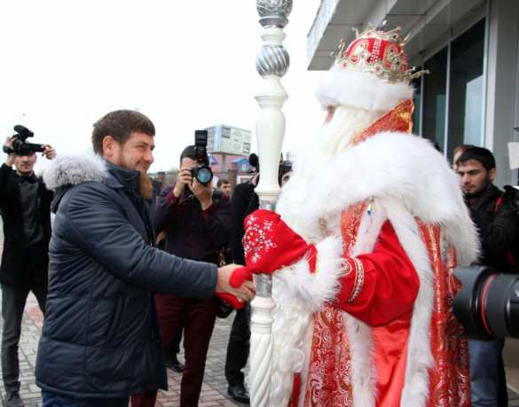 Дед Мороз рассказал, какой подарок ждет Кадыров | Русская весна