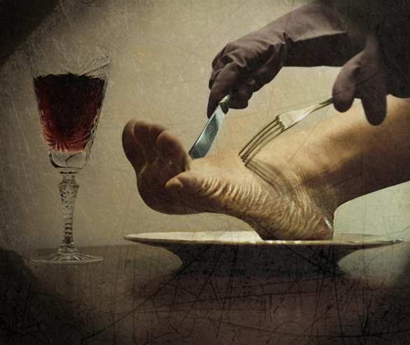 Их нравы: в Латвии «художник» отрезал плоть у людей и накормил их ею (ФОТО 18+) | Русская весна