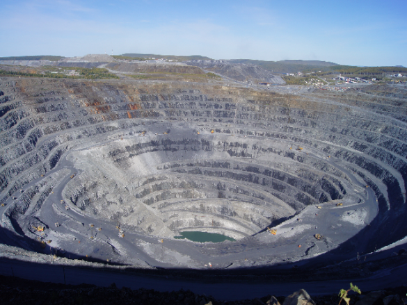 Из обрушившегося карьера в Красноярском крае эвакуируют рабочих (ФОТО) | Русская весна