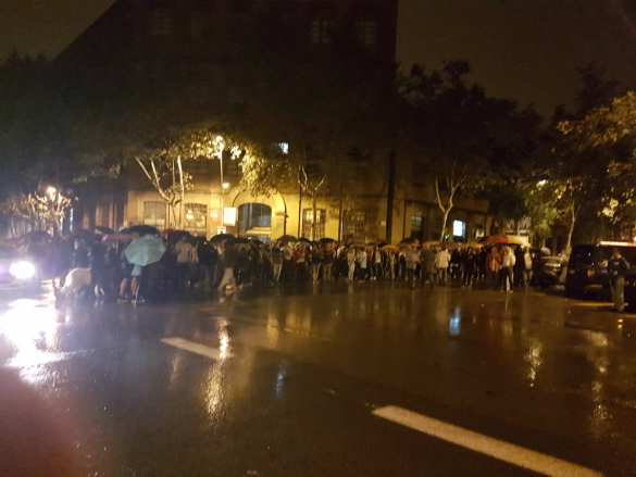 В Каталонии у избирательных участков выстраиваются очереди (+ФОТО) | Русская весна