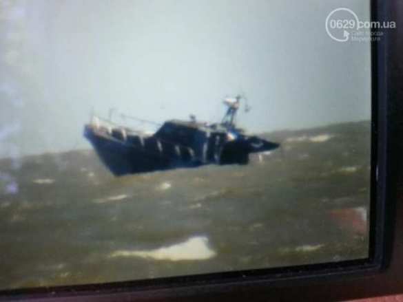 МОЛНИЯ: В Мариуполе на Песчаном пляже взорвался пограничный катер | Русская весна