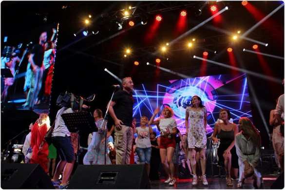 Зрители на сцене, музыканты в зале: как прошел единственный концерт Кустурицы в Крыму (ФОТО) | Русская весна