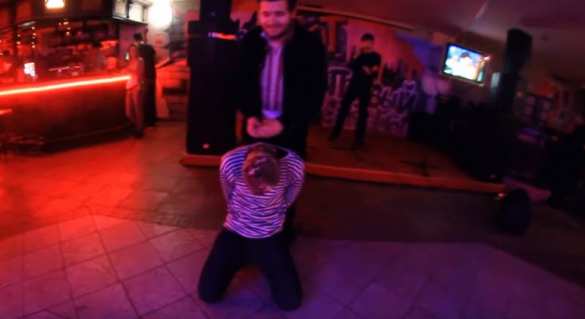 «Каждый русак будет наказан!» — в Киеве «казнили русского пилота» (ВИДЕО) | Русская весна