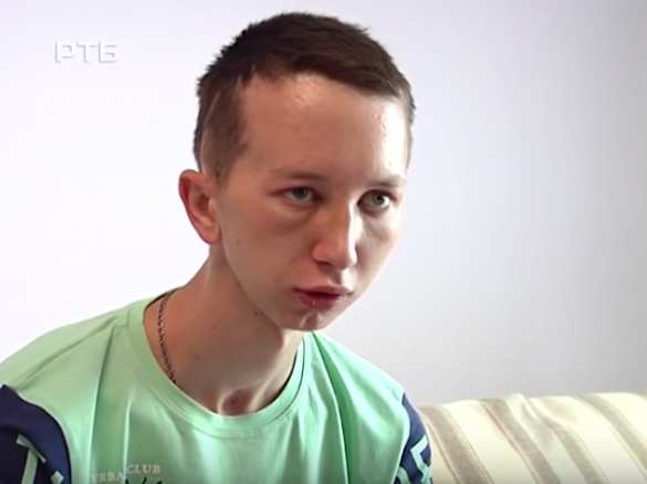 В Ровно тщедушного «киборга» избили из-за футболки «Правого сектора» (ВИДЕО) | Русская весна