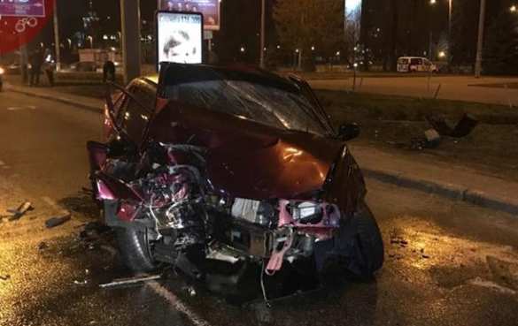 В Киеве пьяный подполковник МВД въехал в столб (ФОТО, ВИДЕО) | Русская весна