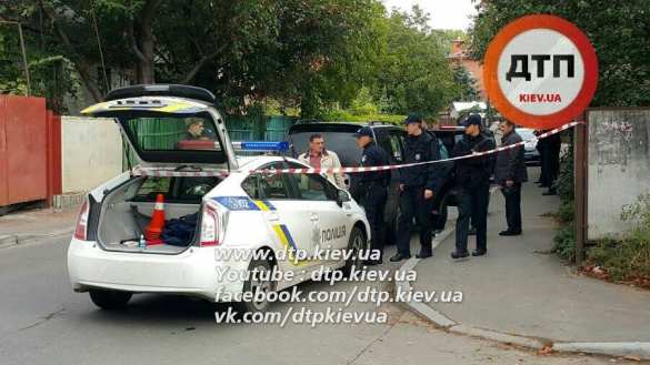 В Киеве нарушитель ПДД избил полицейского и забрал у него оружие (ФОТО) | Русская весна