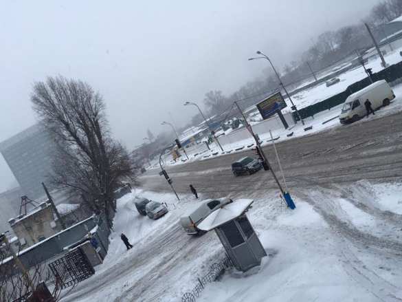 Снег победил: Яценюк переложил ответственность за провал коммунальных служб на местные власти | Русская весна