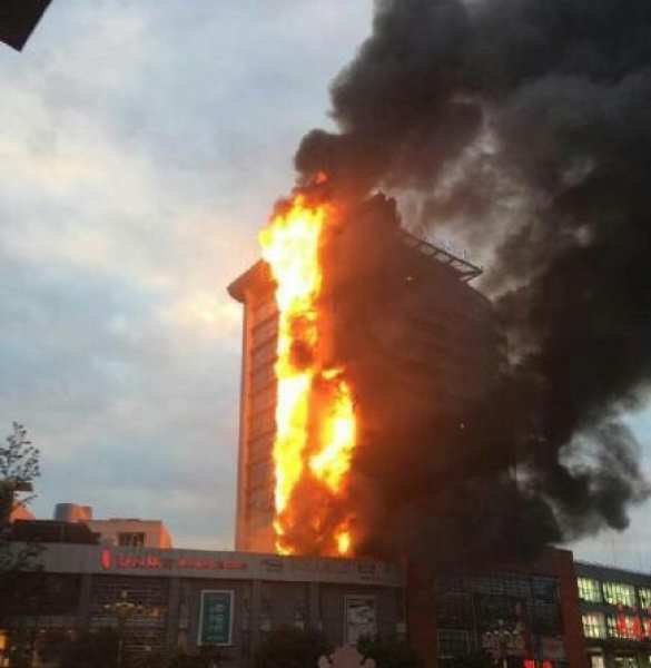 В Китае полыхает многоэтажный отель (ФОТО, ВИДЕО) | Русская весна