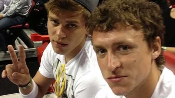 Камера сняла избиение чиновников Минпромторга футболистами Кокориным и Мамаевым (ВИДЕО) | Русская весна