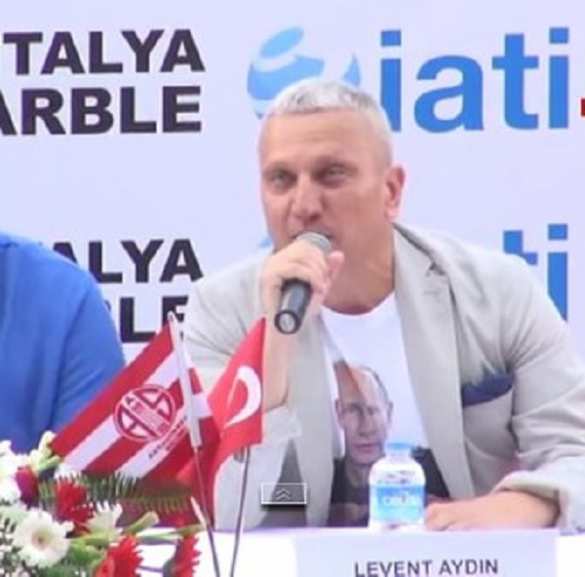 Уволен консул Украины в Турции, надевший футболку с «Вежливым» Путиным | Русская весна