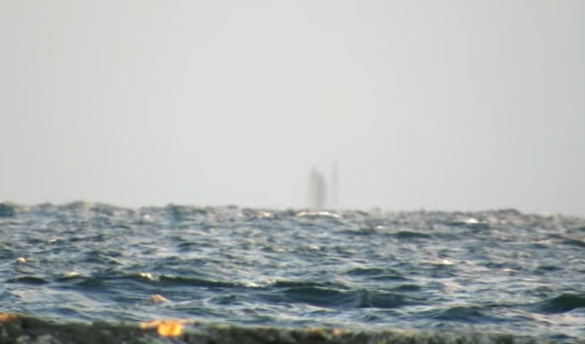 Мираж или призрак: на Великих озерах в США очевидцы засняли странный объект (ВИДЕО) | Русская весна