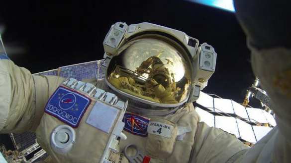 Космоселфи: российские космонавты показали фото выхода в открытый космос (ФОТО) | Русская весна