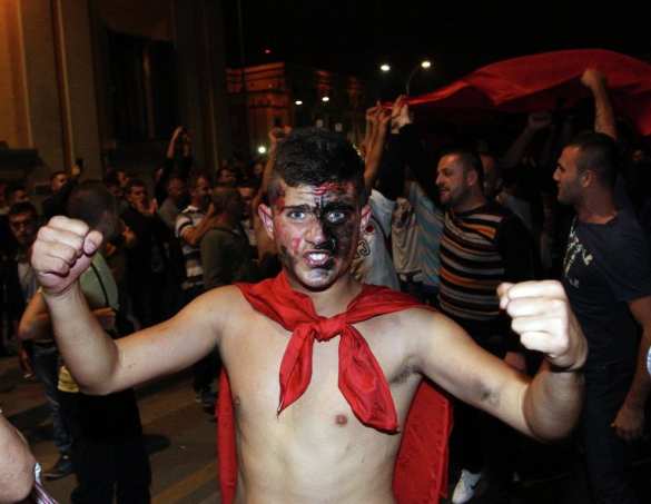 Полиция и солдаты НАТО разогнали косовских албанцев, попытавшихся устроить погромы в сербском квартале Митровицы | Русская весна