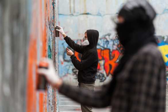 На оккупированной Киевом Луганщине залили краской памятник «АТОшникам» и написали на нём «Ленин» (ФОТО) | Русская весна