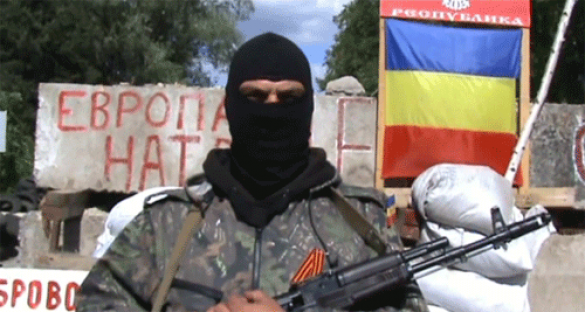 В Донецке за ночь построили два блокпоста, в аэропорту приземлились транспортные самолеты, периодически происходят перестрелки (видео) | Русская весна