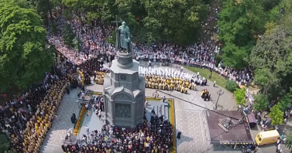 Впечатляющее видео Крестного хода в Киеве, снятое с воздуха | Русская весна