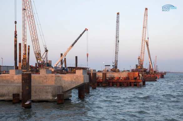 На строительстве Крымского моста возведено 200 опор (ФОТО, ВИДЕО) | Русская весна